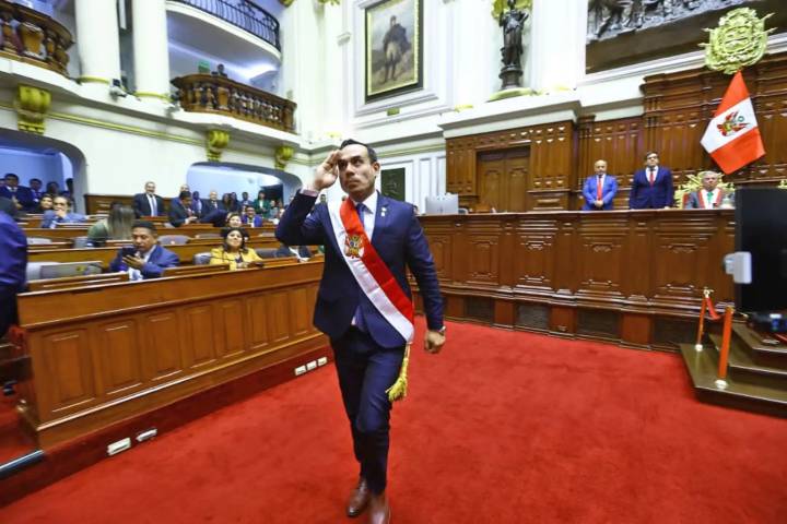 Conoce el perfil del nuevo presidente José Jerí
