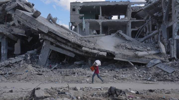 Israel prepares to welcome the last living hostages from Gaza as a ceasefire holds
