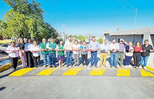 Entrega obra de pavimentación en la colonia Hipódromo