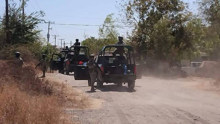 Rocha Moya informa uso de drones y desplazamientos en comunidades de Badiraguato