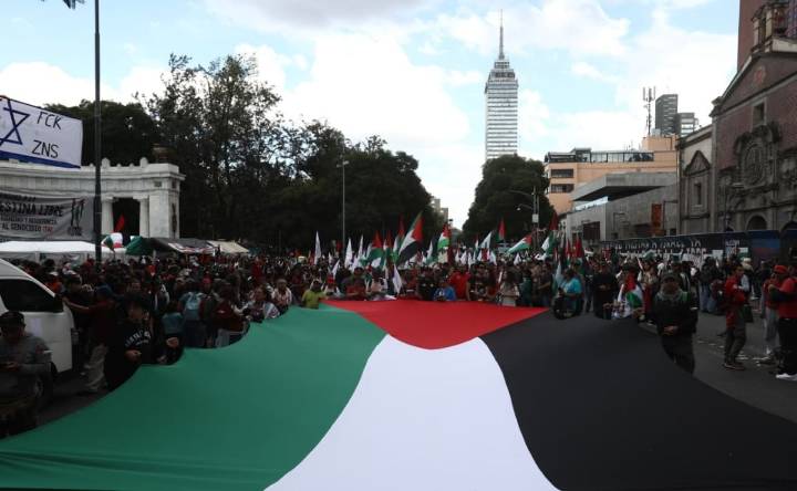 Inicia marcha pro Palestina rumbo a embajada de EU en México