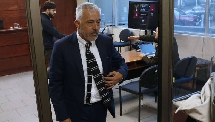 Exjuez que fotografió a mujeres en gimnasio de Concón cumplirá pena de 41 días en libertad