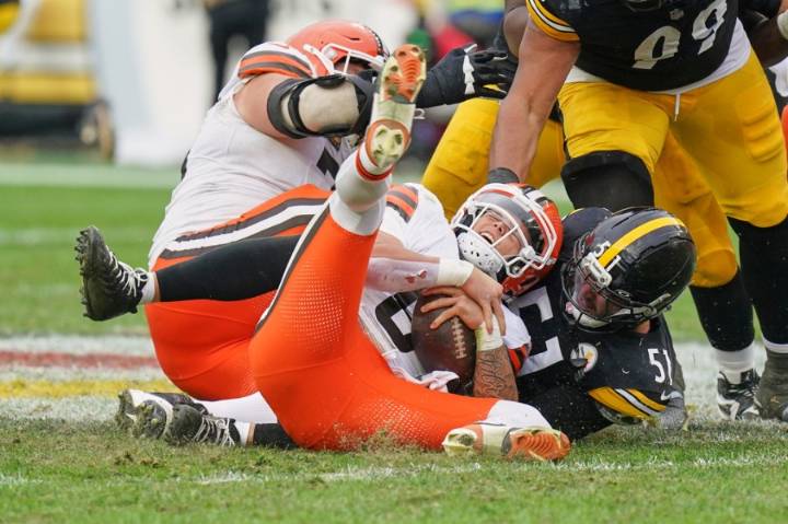 Dillon Gabriel sacked 6 times, Browns fall to 1