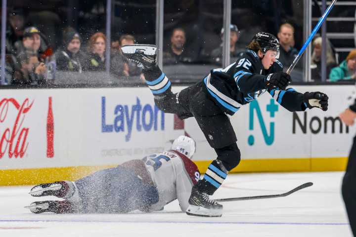 Guenther scores in OT to lift Mammoth over Avalanche, 4