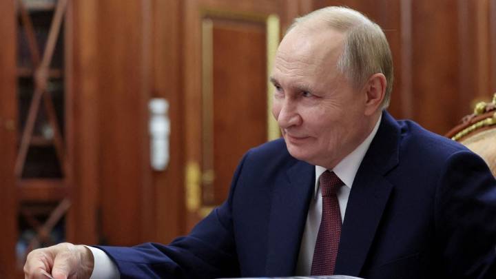 Polonia lanza advertencia a Putin: será detenido si cruza su espacio aéreo para reunión con Trump