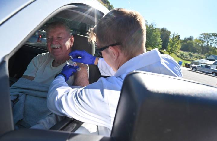 Carroll’s seniors get vaccinated at pop-up drive-thru clinic – Baltimore Sun