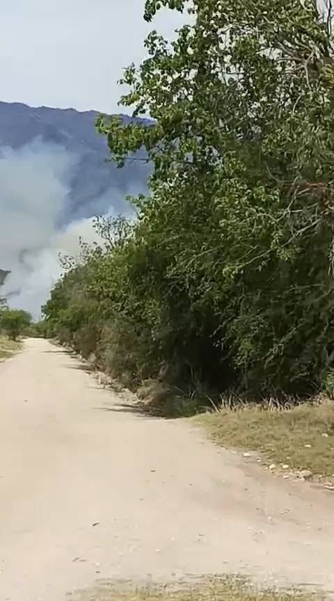 Bomberos combatían incendios en Guasapampa y La Población en la tarde del domingo