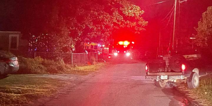 Emergency crews respond to structure fire in Aiken