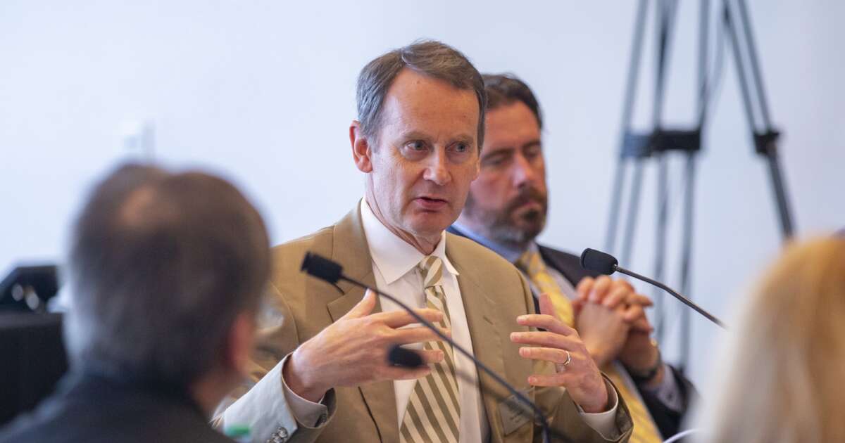 David Barker, in resigning, urges regents to sign Trump’s higher ed compact