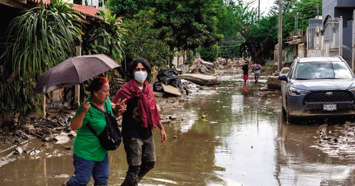Sube a 76 la cifra de muertos por lluvias en la Huasteca
