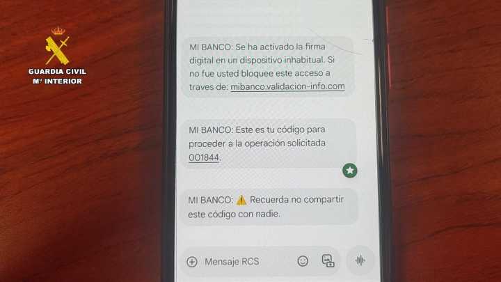 Un SMS que parecía del banco… y casi vacía la cuenta: la Guardia Civil destapa el fraude en Palencia