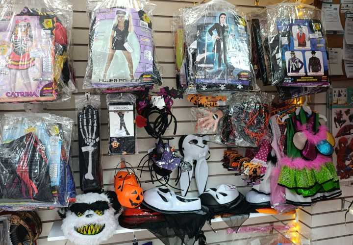 Tiendas ofrecen disfraces para Halloween desde $ 15