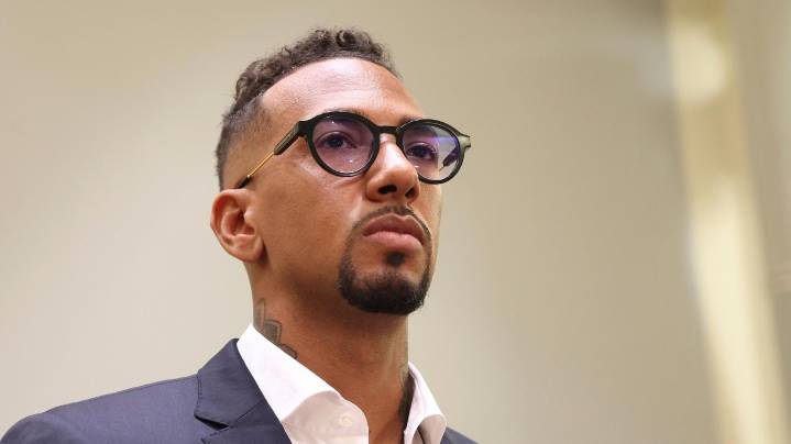 Bayern says Jérôme Boateng will not have a coaching internship after fans protest