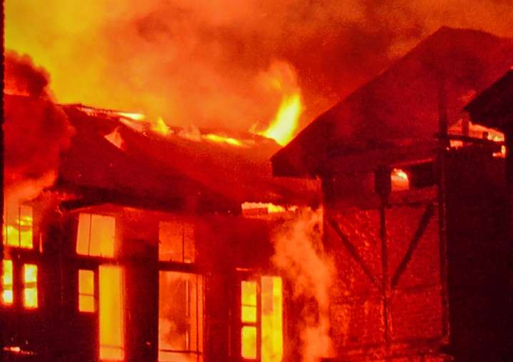 Late-Night Fire Ravages 6 Homes, Shops in Fateh Kadal