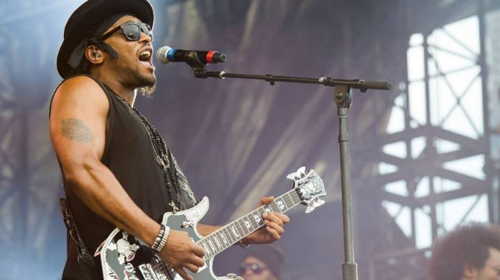 D’Angelo, Grammy-winning R&B singer, dies
