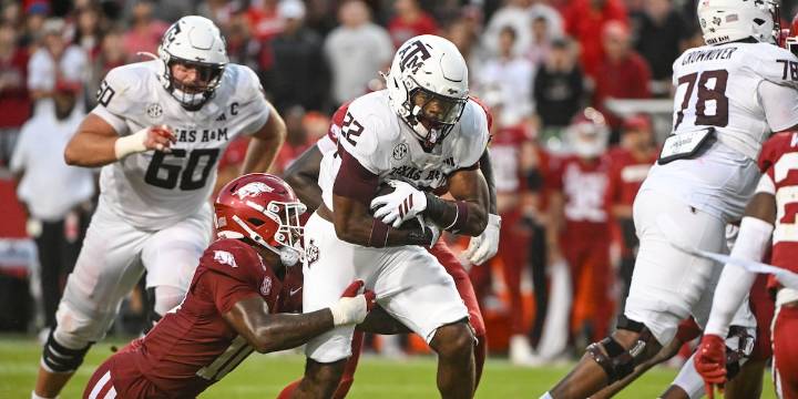 Fourth down proved friendly for No. 4 Texas A&M in win over Arkansas