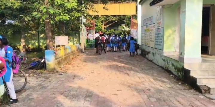 Fire stunt goes wrong, Class 9 student severely burnt in Odisha