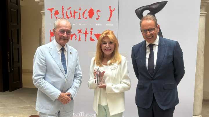 Carmen Thyssen recibe el premio Diamante que le otorga COPE Málaga