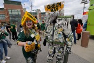 Streameast alternatives: How to watch Week 8 NFL games today for free (10/25/25)