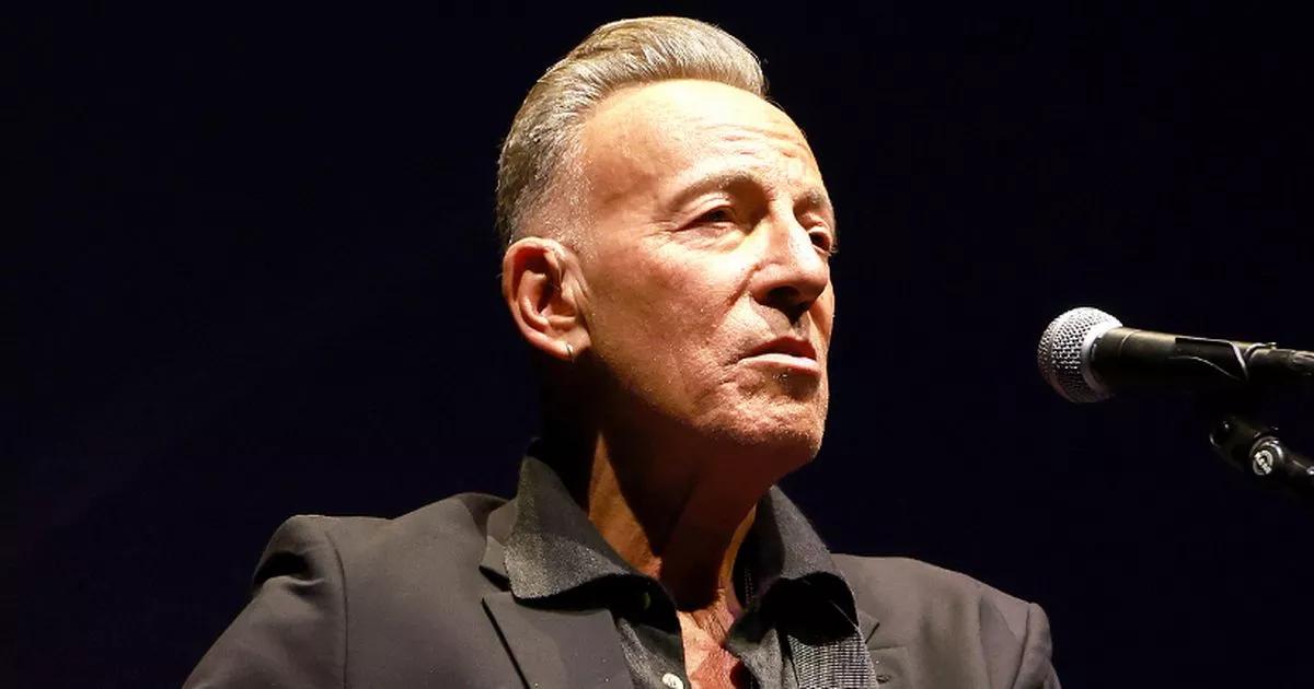 Bruce Springsteen's embarrassing karaoke set as punters didn't realise it was him