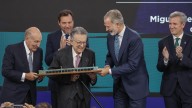 El Rey advierte que “ni la radicalidad ni la división” aportan soluciones en el Foro La Toja
