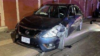 Jóvenes queda heridos tras ser chocados por conductor que jugaba “carreritas”