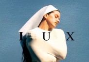 El crucifijo está de moda en el armario de los jóvenes