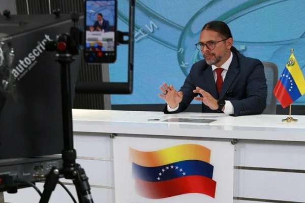 Ministro Freddy Ñáñez presenta el método «Calles, Redes, Medios, Paredes» como herramienta contra la desinformación