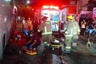 Joven que circulaba en un scooter termina debajo de un autobús en Cancún