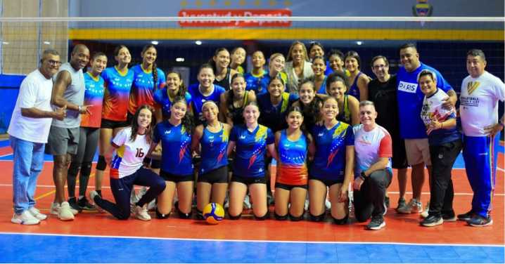 Equipo nacional femenino compartió con la campeona mundial Yulimar Rojas