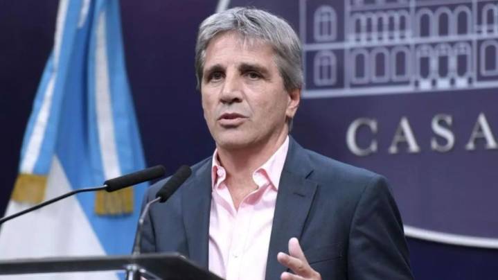 Luis Caputo hará un viaje relámpago a Estados Unidos tras el nuevo respaldo de Scott Bessent