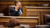 Si Ábalos entra en prisión, ¿qué ocurre con su escaño y su sueldo como diputado en el Congreso?