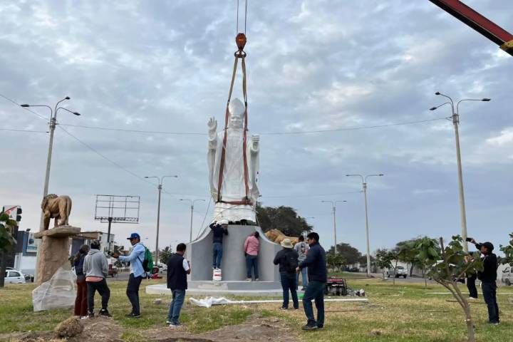 Arte y devoción: Chiclayo afina detalles de escultura monumental del papa León XIV