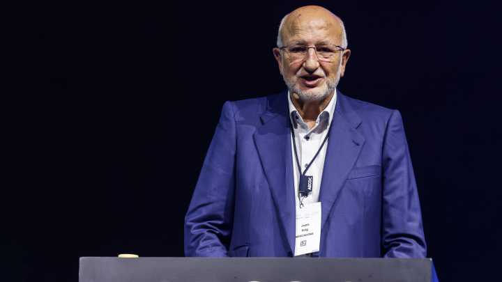 Juan Roig cree que el "problema" no es pagar muchos impuestos, sino "cómo se gestionan"