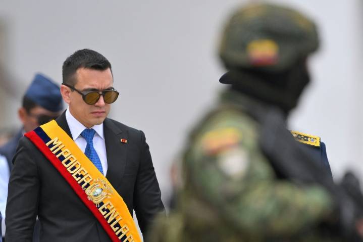 Ecuador propone una base militar extranjera antinarco en Galápagos