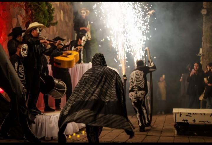 Ahora molesta al Obispo de Aguascalientes espectáculos en panteones