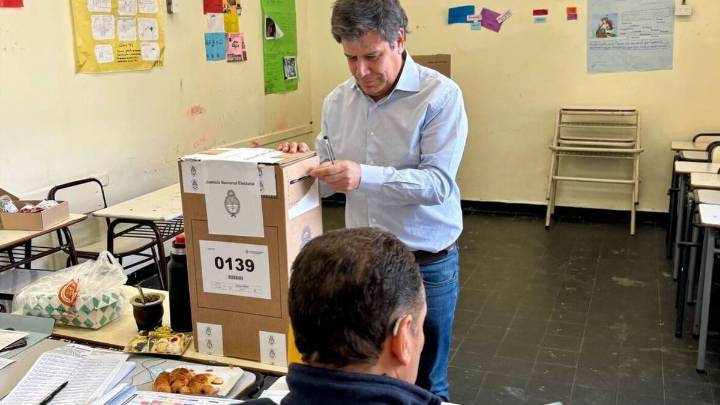 Votó Facundo Manes y señaló la necesidad de que "nazca una nueva esperanza"
