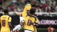 Ecuador and Mexico draw 1-1 in a World Cup warmup