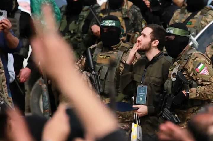 Hamas acepta liberar a rehenes como parte del plan de Trump; habrán más consultas, dicen