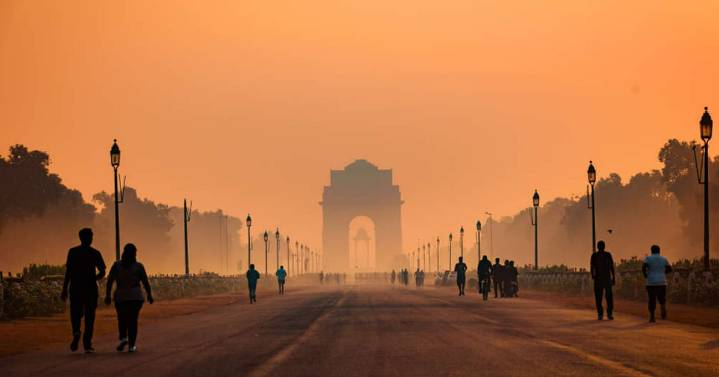 Delhi's Air Quality Worsens On Diwali Eve As 24 Stations Slip Into Red Zone
