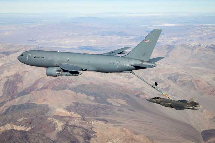 Al acecho: Aviones de combate de EEUU siguen operando cerca de costas venezolanas