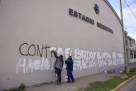 Comenzaron a pintar las paredes vandalizadas del CEF 7