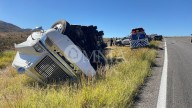 Vuelca tractocamión en las Curvas del Perico