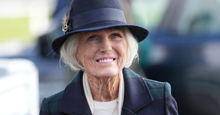 Mary Berry's 2 Rules For Foolproof Bakes