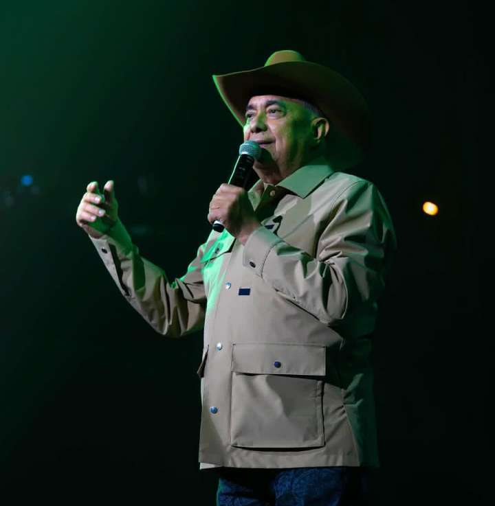 Reynaldo Armas se presenta por primera vez en Suiza