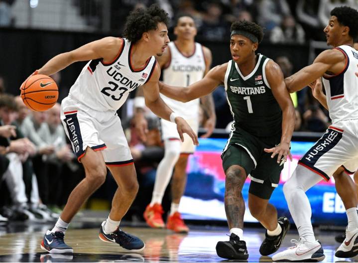 Notes from UConn men's basketball's exhibition win over Michigan State: 'A good physical test"