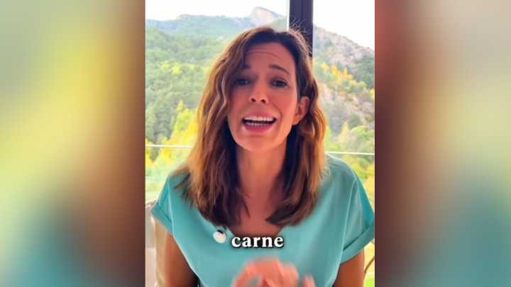 Ana Molina, dermatóloga: "Cada vez hay más pacientes que usan ácidos en su rutina y al depilarse terminan con abrasión en esa zona"