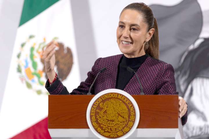 México confía en resolver disputa aérea con EU