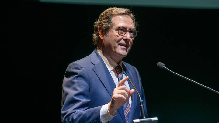 Garamendi advierte a Díaz que endurecer el despido rompe la reforma laboral