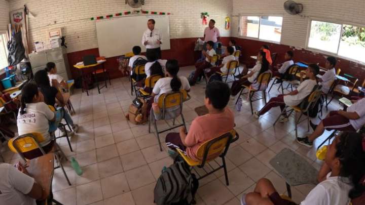 SEP: Regresan a Clases Presenciales Más de 182 Mil Estudiantes de Estados Afectados por Lluvias